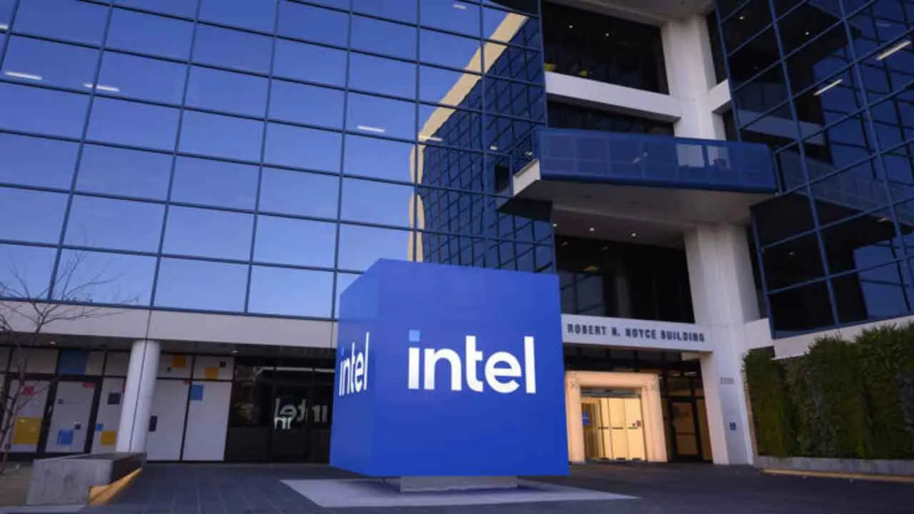 Intel Lays Off 5,000 Employees Amid Strategic Overhaul 1 Intel Lays Off 5,000 Employees Amid Strategic Overhaul